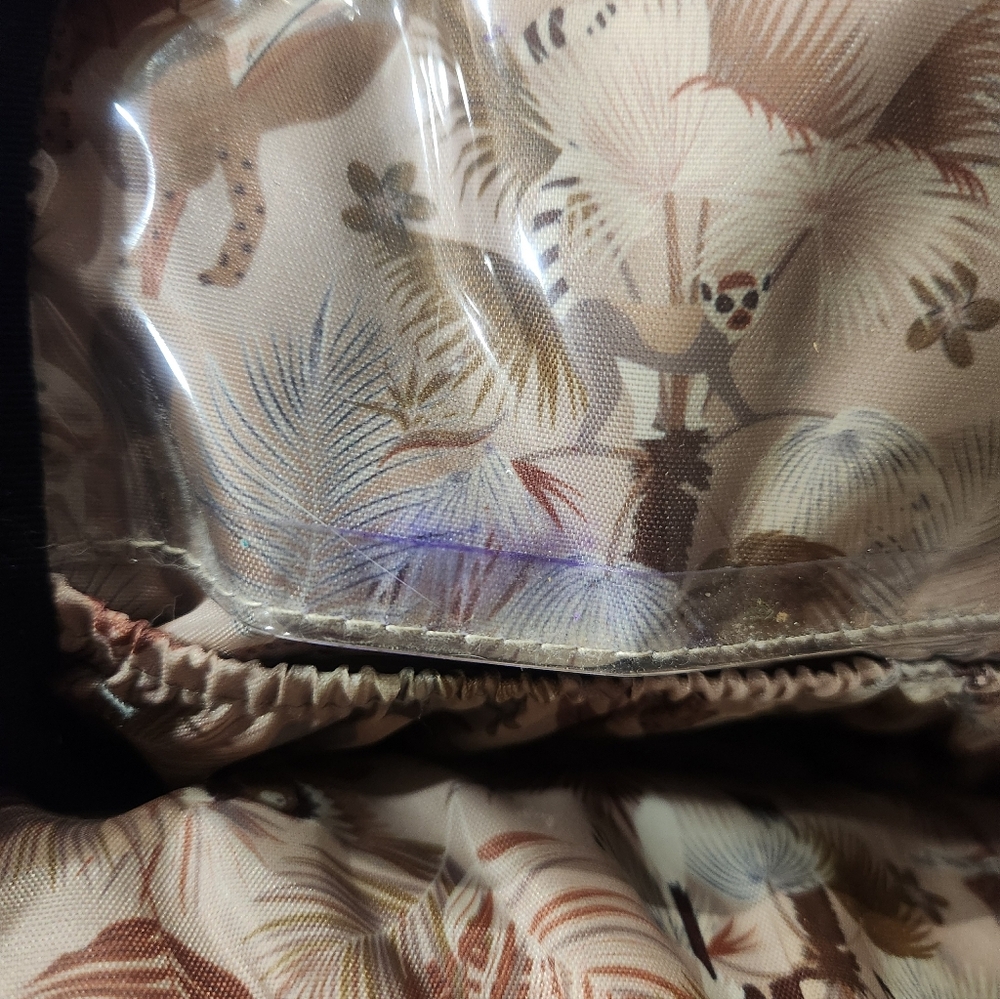 Lug Ranger 2 RFID Medium Crossbody Bag | Zebra Sand Pattern *flaws" - Picture 9 of 15